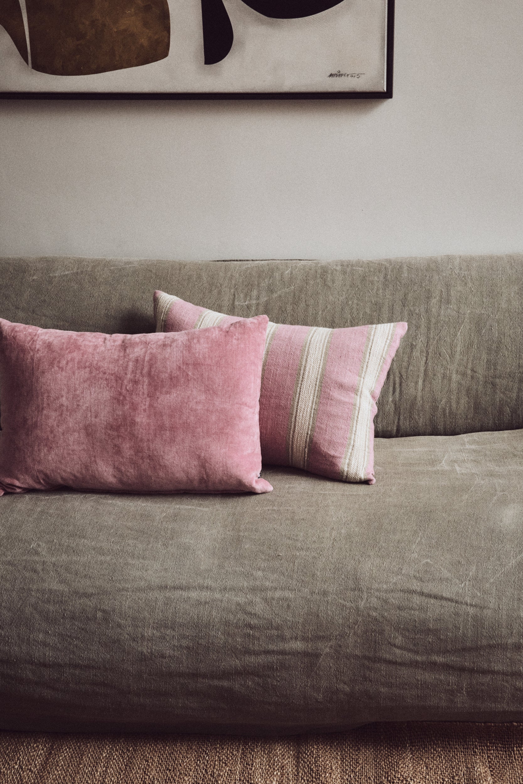 Velvet Cushion Rose (60X40cm) - Image 5